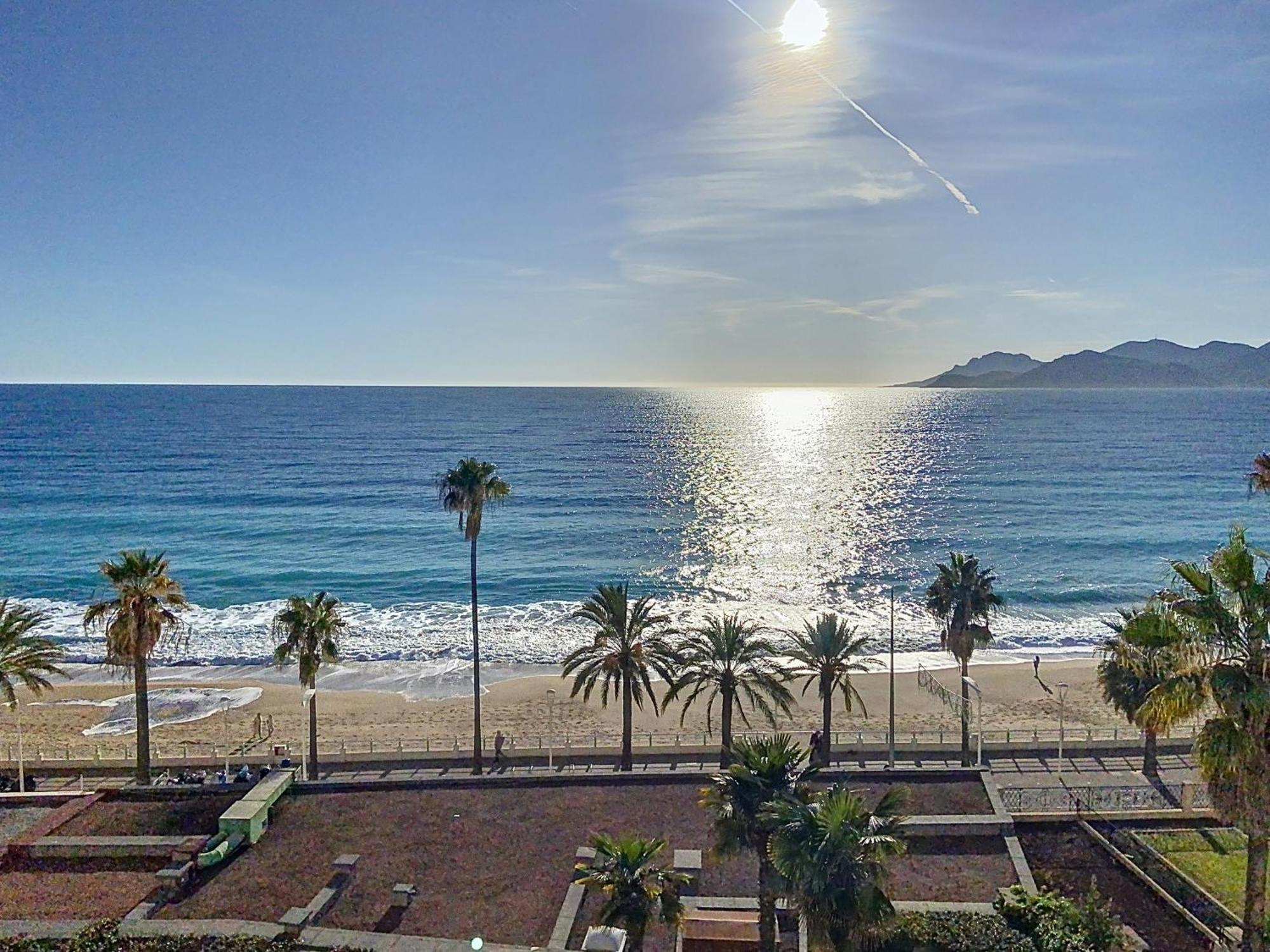 Situation & Vue Exceptionnelles, 134l Facq * Cannes